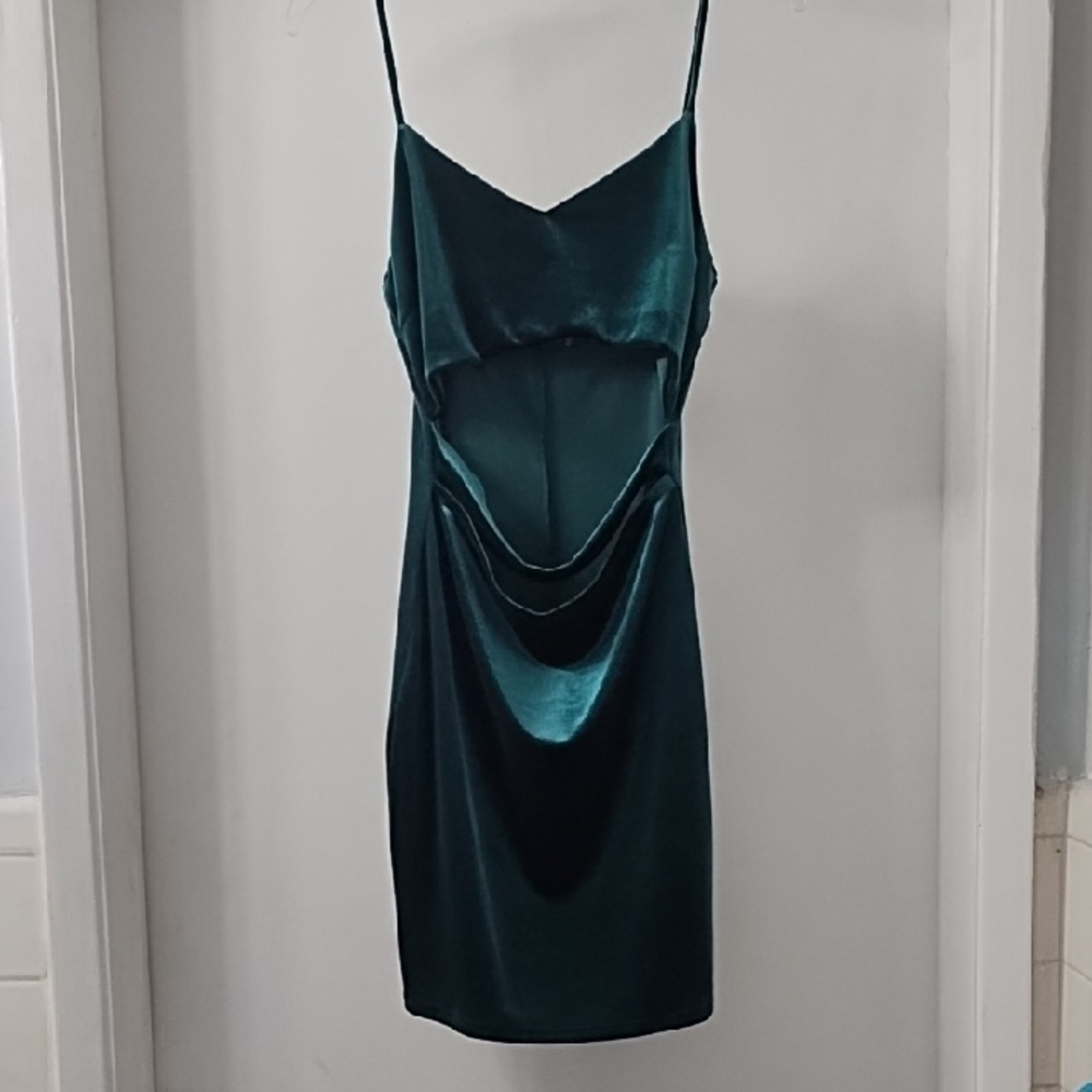 Elegant Deep Green Velvet Dress
